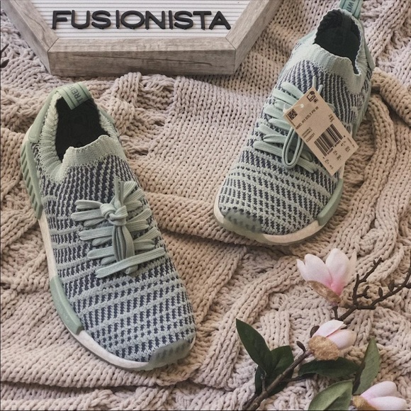 NWT 🍭 Cute Adidas NMD R1 Primeknit Blue/Green - Picture 8 of 10